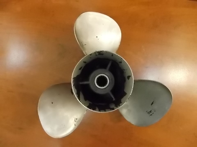 Mercury Stainless Steel Propeller 13-3/4 x 21 1977 & Up 115 135+ HP 48-88442A4