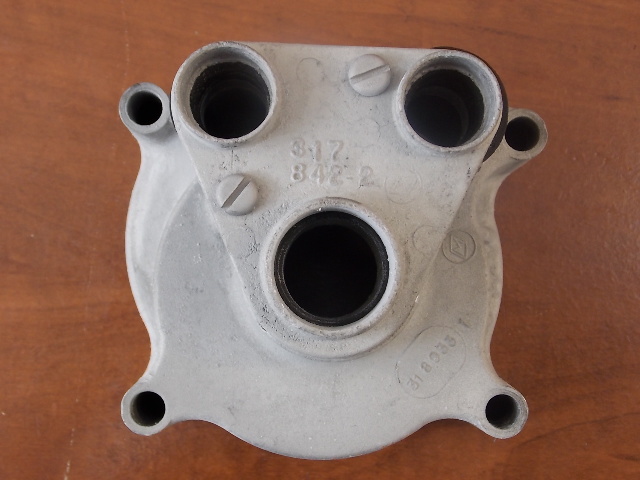 Johnson Evinrude Impeller Housing 318933 389157 1974-1976 85 115 135 HP