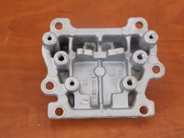 392861 Johnson Evinrude 1983-1985 Bypass Cover Upper 150 155 175 200 235 HP