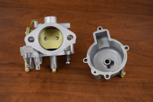 CLEAN! Johnson Evinrude Carburetor Body & Bowl C#: 307777