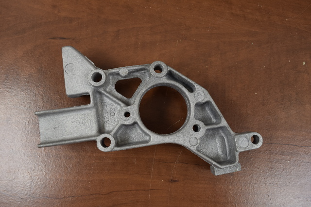 323791 0323791 Johnson Evinrude 1978-1980 Starboard Bracket 25 35 HP