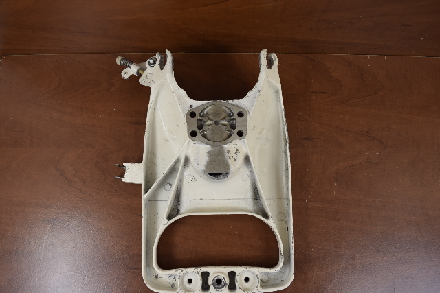 1977-1983 Johnson Evinrude Steering Bracket 322884 319915 326045 25 35 HP