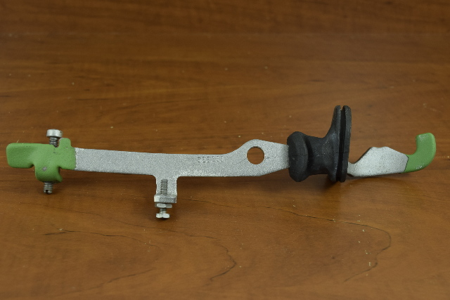 Johnson Evinrude Shifter Lock 322233  320116  1976-1980 25 35 HP