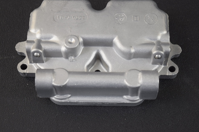LIKE NEW! Mercury Carburetor Bowl Casting: 1374-7561