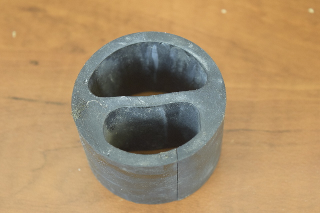 Johnson Evinrude Cable Entry Grommet 348811 2001-2006 75 90 100 115 135 150 175