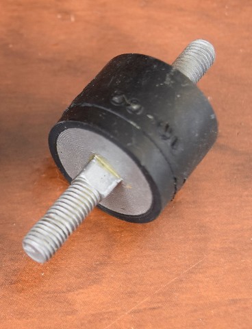 Mercury Crankcase Rubber Mount 37639 63007 90435 40+ HP (500) 37639 63007 90435