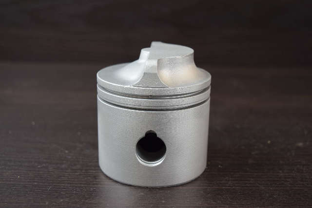 392621 Johnson Evinrude 1982-2001 Piston 20 25 28 30 35 HP 2 Cylinder CLEAN