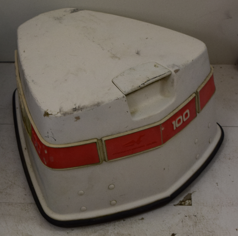 384965 Johnson Evinrude 1972  Engine Cover Hood Top Cowling 85 100 HP V4