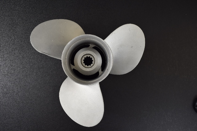 Mercruiser Propeller 0 Models & Renault 48-32194A1 48-33774A1 10 1/4 x 10 60 HP