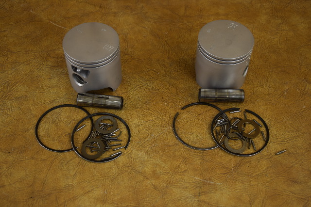 Johnson Evinrude Piston .020 OS OMC 390982 1979-1987 85 90 115 140 150 175+ HP