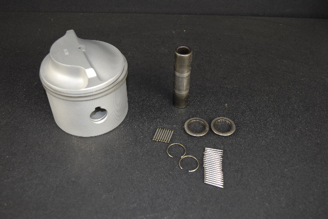 Piston Replaces Johnson Evinrude Piston .20 390982 1979-87 90 115 140 150+ HP