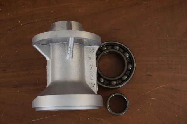 Mercruiser Bearing Carrier 1970-1995 Alpha One R MR 73020A14 73020A1 56211A1