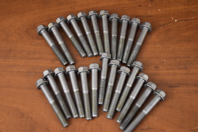 Mercury Head Bolt Set of 24 858257T8 2000-2001 150 175 200 HP