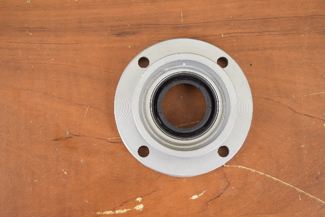 1985-1992 Johnson Evinrude Lower End Cap 395820 40 48 50 60 65 70 75 HP