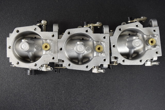 438272 438273 Johnson Evinrude 1996-2001 Carburetor Set 25 35 HP 3 Cyl REBUILT