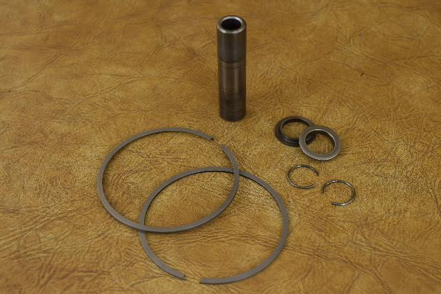 385663 327861 Johnson Evinrude 1973-87 Ring Wrist Pin & Retaining Ring 90-300 HP