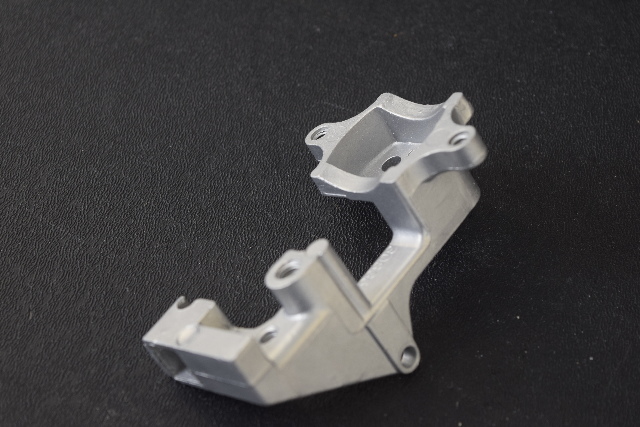 Johnson Evinrude Carburetor Bracket 308364 1968 & Older