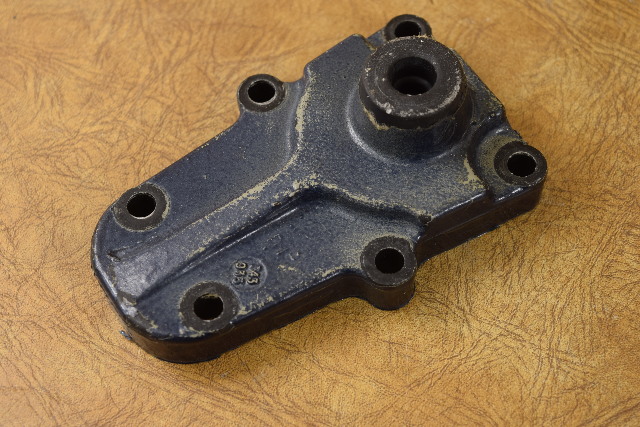 435482 435674 C# 343936 Johnson Evinrude 1993-2001 Gearcase Cover 25-300 HP