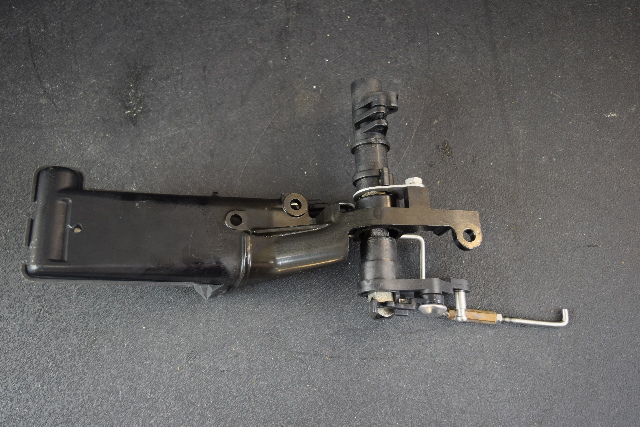 1995-1999 Mercury & Mariner Platform Assembly 826024 8 9.9 HP 2 cyl 4 Stroke