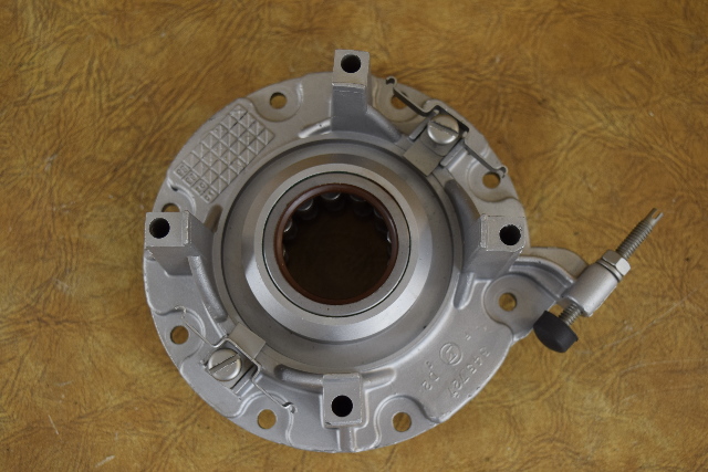 345727 Johnson Evinrude Crankshaft Bearing Cage
