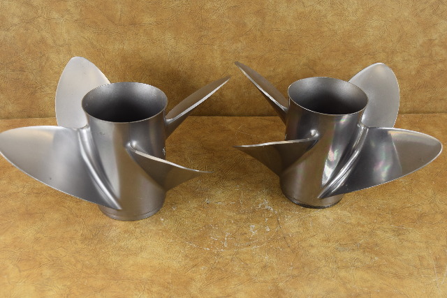 Mercury Bravo 1 Stainless Steel Prop Set LH RH 831913A45 831914A45 26 Pitch