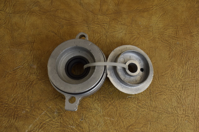 Mercury Driven Pulley & Prop Shaft Cage 141298 29906A1 1970-1979 50 - 185 HP