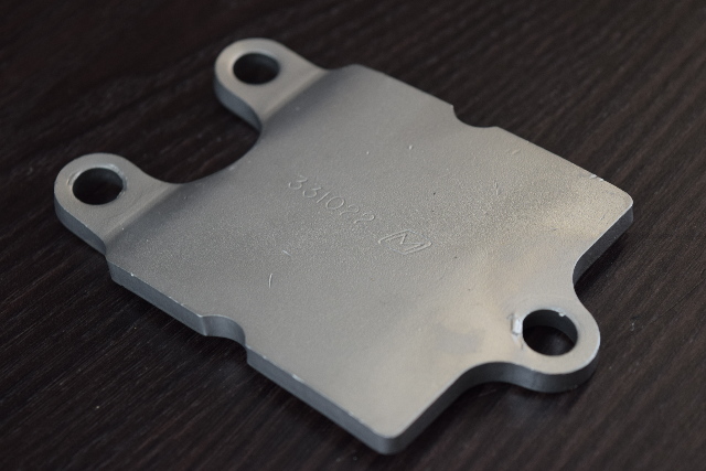 331022 Johnson Evinrude 1985-1998 Upper Mount Plate 85-235 HP 4 Cylinder