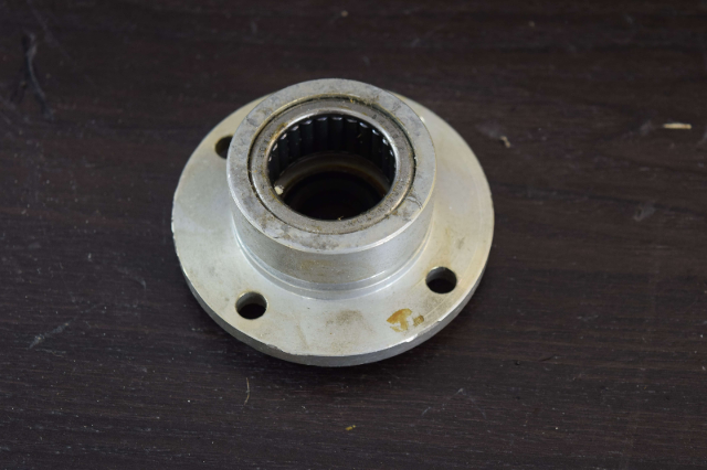 NEW! 1968-1971 OMC Johnson Evinrude Bearing Housing 383119 0383119 55 60 HP