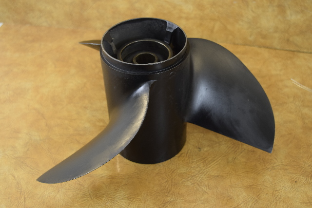 Johnson Evinrude Stainless Steel Propeller V6 387996 1978-1990