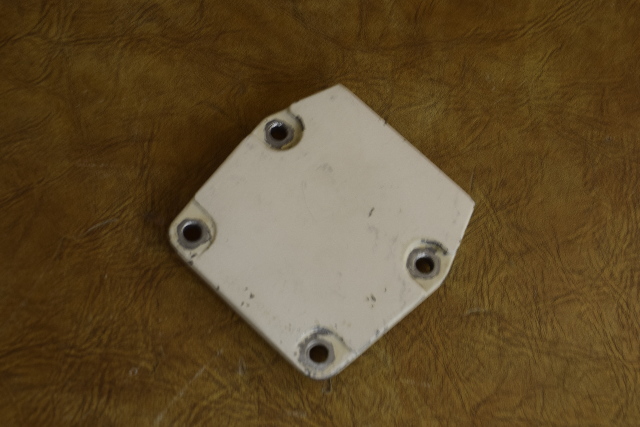 1978-2001 Johnson Evinrude Mount Bracket Lower Cover 321673 40 50 60 65 70 75 HP