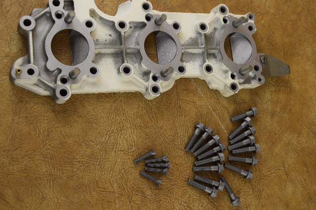 389395 C# 323689 Johnson Evinrude 1979-1990 Intake Manifold 60 65 70 75 HP