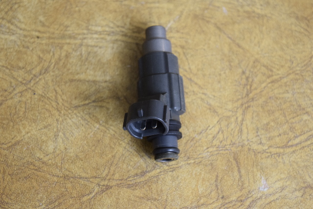 Johnson Evinrude Suzuki Fuel Injector 5032693 15710-66D00 1988-2009 60 70 HP
