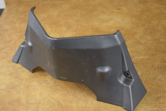 61131-87E01-OED Suzuki 1989-97 Outboard Trim Cover 90 HP V4