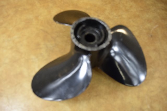 Johnson Evinrude Aluminum Propeller 381186 14 X 16 Pin Drive 1967-77 Model 14