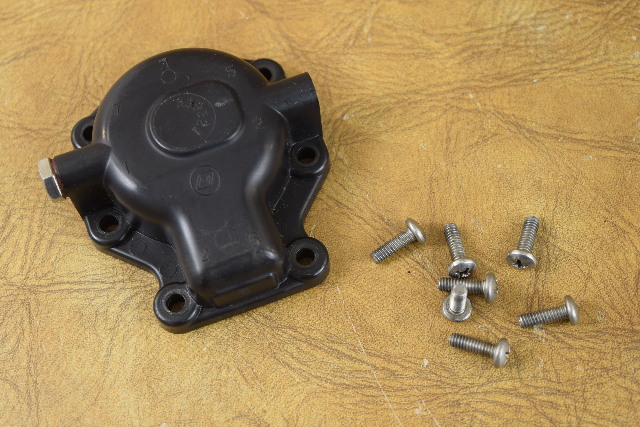 Johnson Evinrude Carburetor Float Chamber Bowl 339321 1993-2007 9.9 15 HP