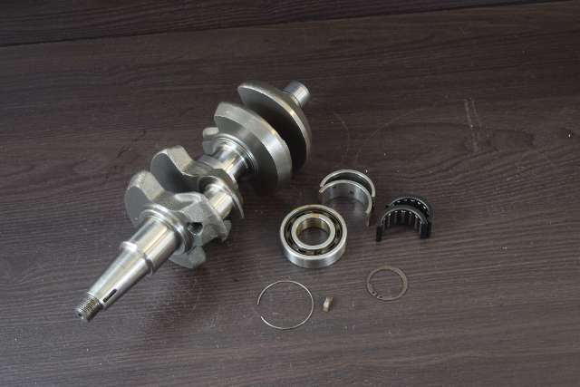 POLISHED! 1978-1983 Johnson Evinrude Crankshaft 322928 0322928 35 50 55 60 HP
