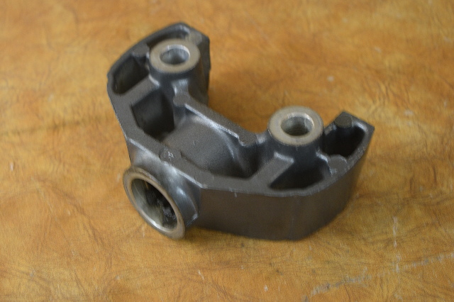77416T6 Mercury & Mariner Bottom Yoke 1987-1997 30 40 45 50 60 HP