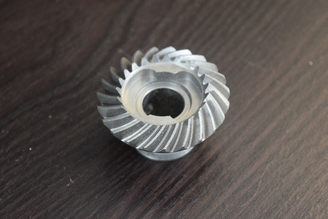 LIKE NEW! 307754 037754 Johnson Evinrude 1968-1973 Reverse Gear Assembly 9.5 HP