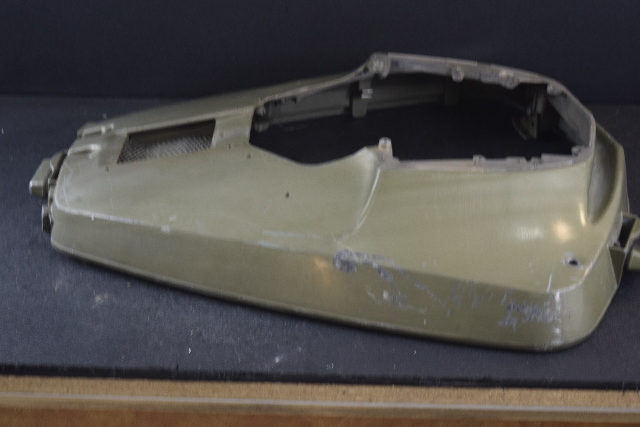 1972 Johnson Evinrude Lower Engine Cover Cowling 385256 85 100 125 HP V4