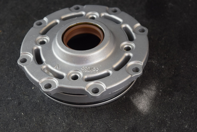 1992-2012 & Later Johnson Evinrude Lower Crankcase Head 434792 120-300 HP