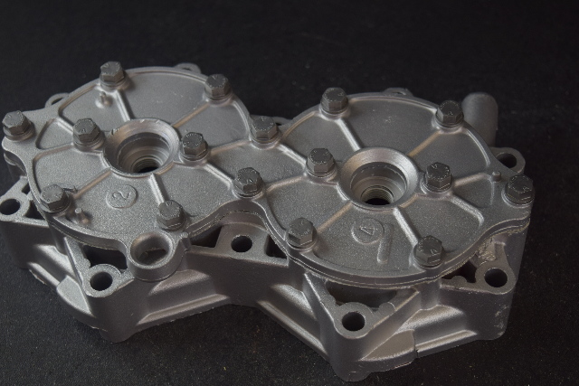 553758 Johnson Evinrude 1964-1967 Port Cylinder Head 60 HP V4