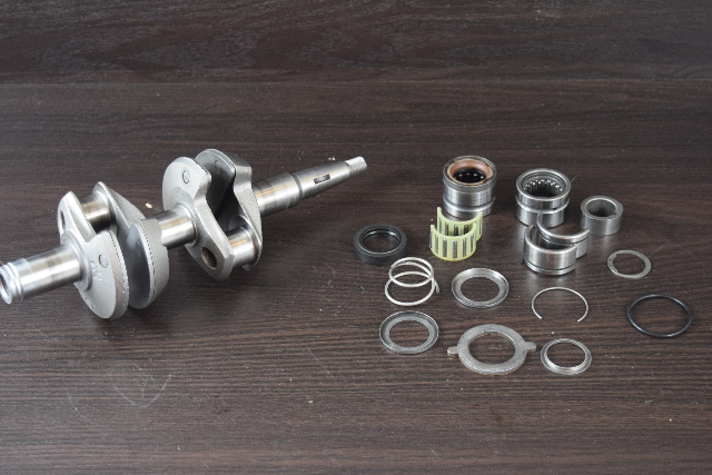 POLISHED! 1969-1976 Johnson Evinrude Crankshaft Assembly 383182 25 HP 2 Cylinder
