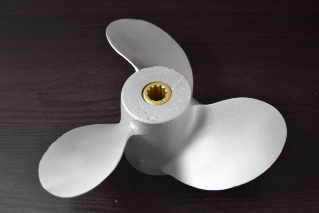 Michigan Wheel Aluminum Propeller AMC-577-S 032092 10 x 11 3 Blade 11 Spline RH