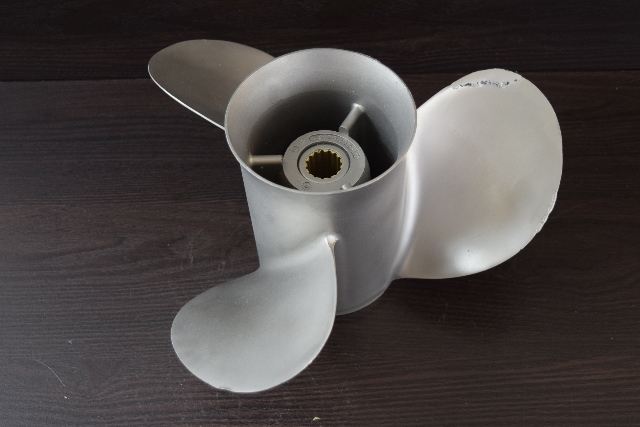 BUDGET PROP Mercury S Steel Propeller RH 48-73980-19 15 Splines 13.5 x 19