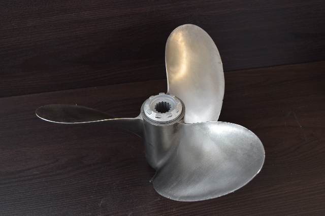 Mercury Stainless Steel Propeller 14.5 x 24 3 Blade 15 Splines RH