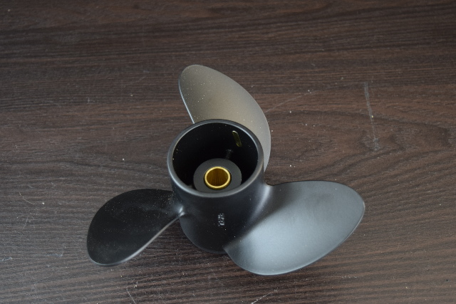 NOS! 1987 & UP Mercury Black Max Aluminum Propeller 812950A02 7-4/5 x 8 4 5 6 HP