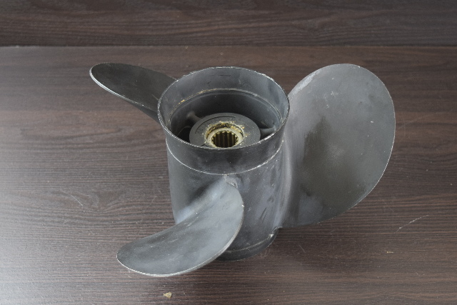 1978 & Newer Mercury Aluminum Propeller 78122A40 13.75 x 21 RH 115 135 150 + HP