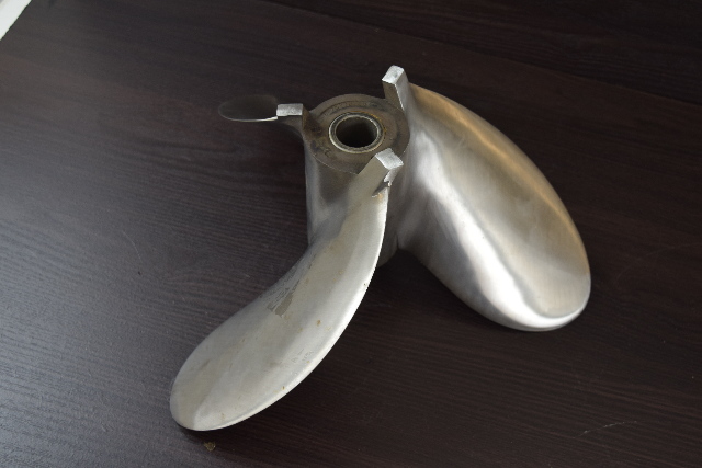 Mercury Stainless Steel Propeller 14 x 24 48-75772-24 75772A4 RH 3 Blade