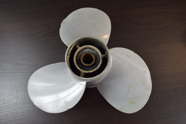 1977 & Later Mercury Aluminum Propeller 854342A33 14 x 10 40 50 60 65 70 + HP RH