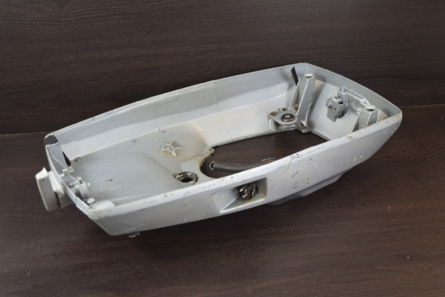 323067 331399 Johnson Evinrude 1978-1986 Bottom Cowl Pan 60 65 70 75 HP
